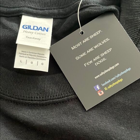 Black Short Sleeve Vintage Graphic Tee - Picture 6 of 7